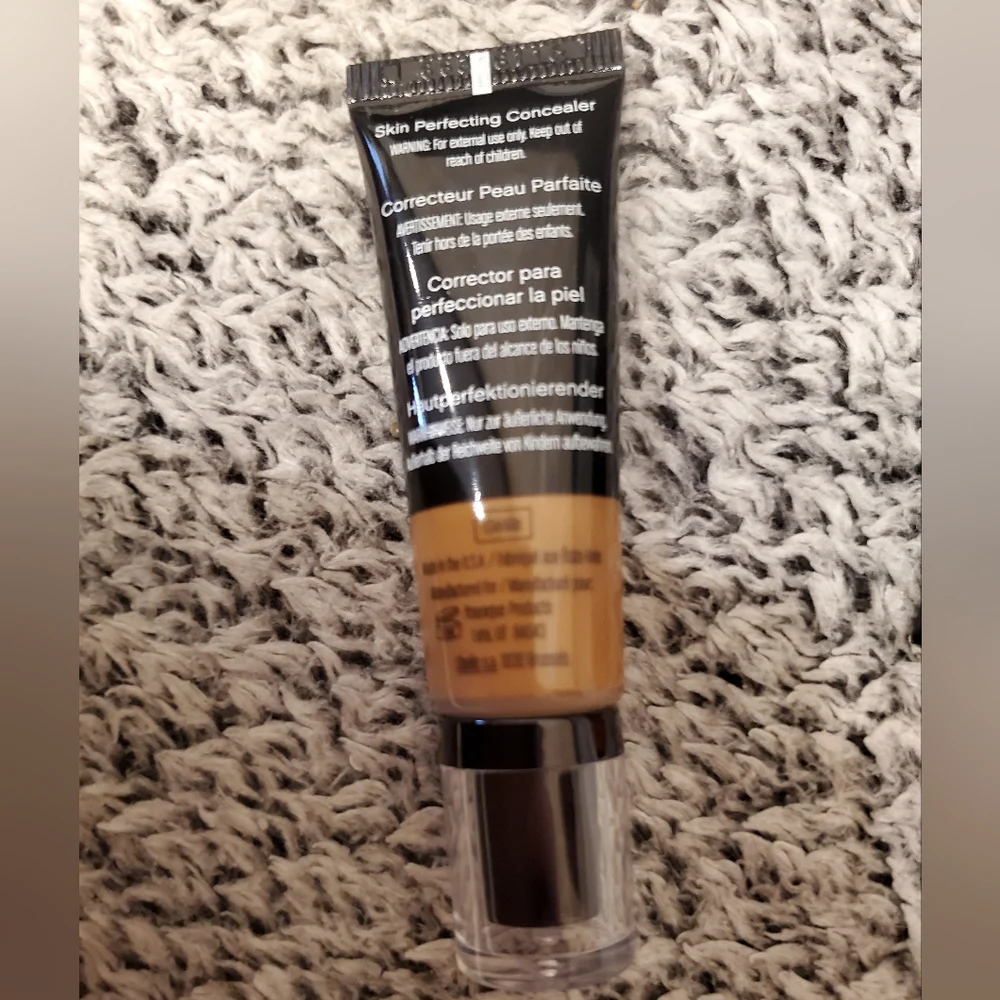 Younique Essential Touch Mineral Skin Perfecting Cream Concealer-Chenille
